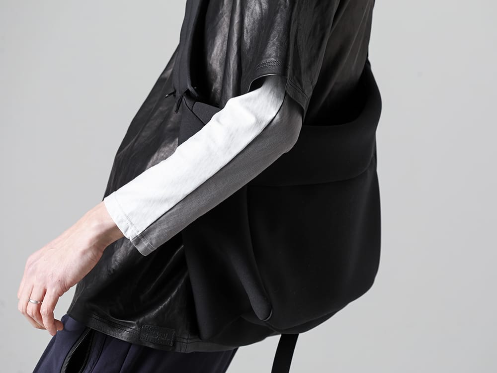 RIPVANWINKLE - リップヴァンウィンクル 2023SS ヨーロッパ産原皮を使用したレザーTは、ナチュラルな素材表情が雰囲気のある仕上がり  - RW-516 - ソリッド レザーT - RW-501-Sand Beige - トレイル L/S サンドベージュ 2-002