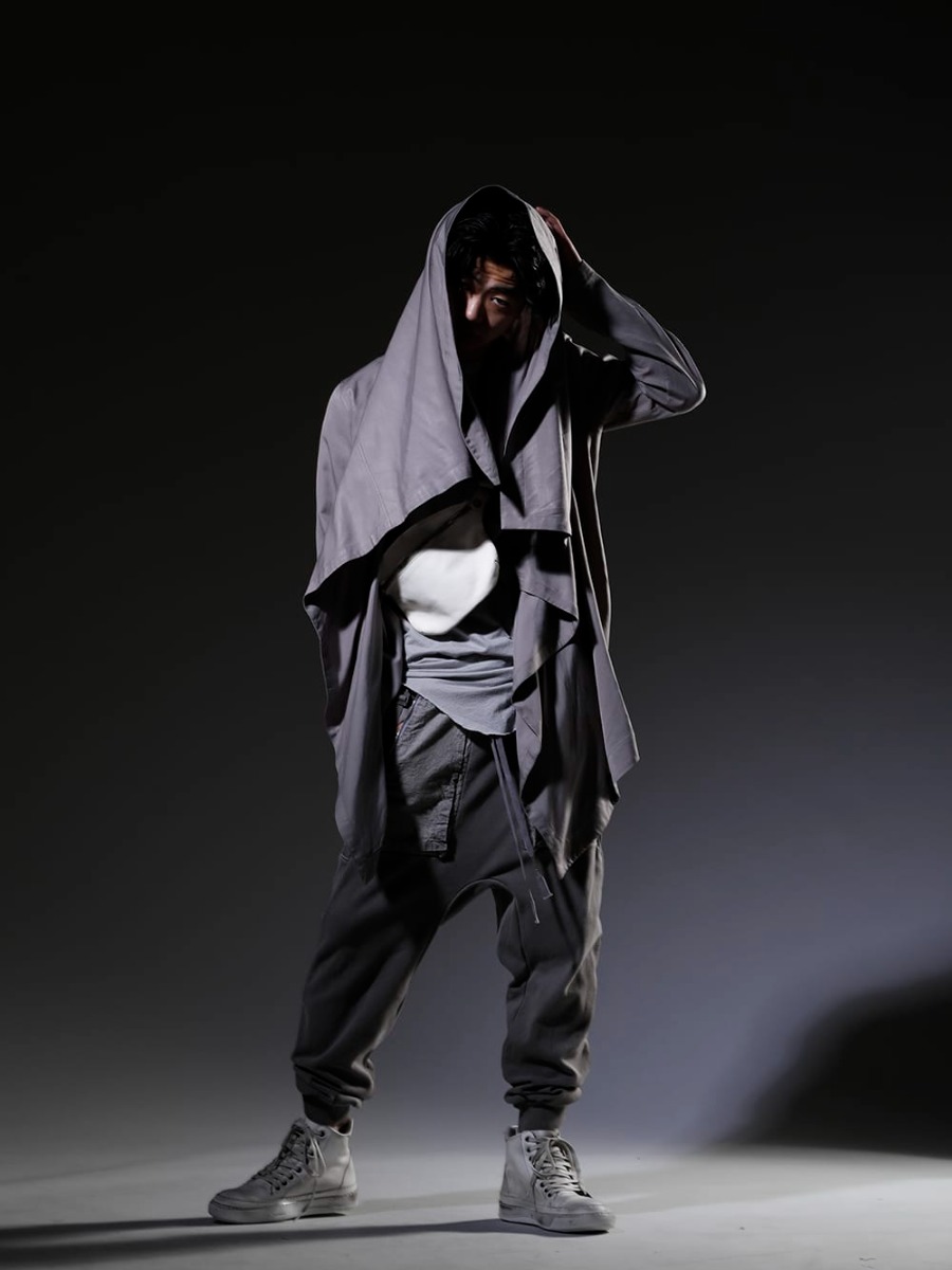 JULIUS / BORIS BIDJAN SABERI / masnada / GUIDI 2023SS Refreshing mode styling of the whole body with the gradation of a GRAY tone! - 819SHM1-gray(Rayon/Cotton Cloth Drape shirt Gray) TS-ONE-PIECE.1-RF-FKN00001(TS ONE PIECE.1 RF FKN00001) P18.1-F0409C(P18.1 F0409C) M25S03-Ice(LEATHER SNEAKERS ICE) BV06-CO00T(Small Crossy Body bag Soft Horse Full Grain Leather CO00T) - 1-005