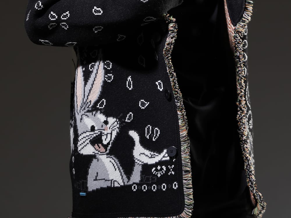 ALANUI 2023SS ALANUI has been available since the spring/summer season of 2023. - LMHS23-047(LOONEY TUNES × ALANUI Bugs Bunny Bandana Cardigan) - 2-007