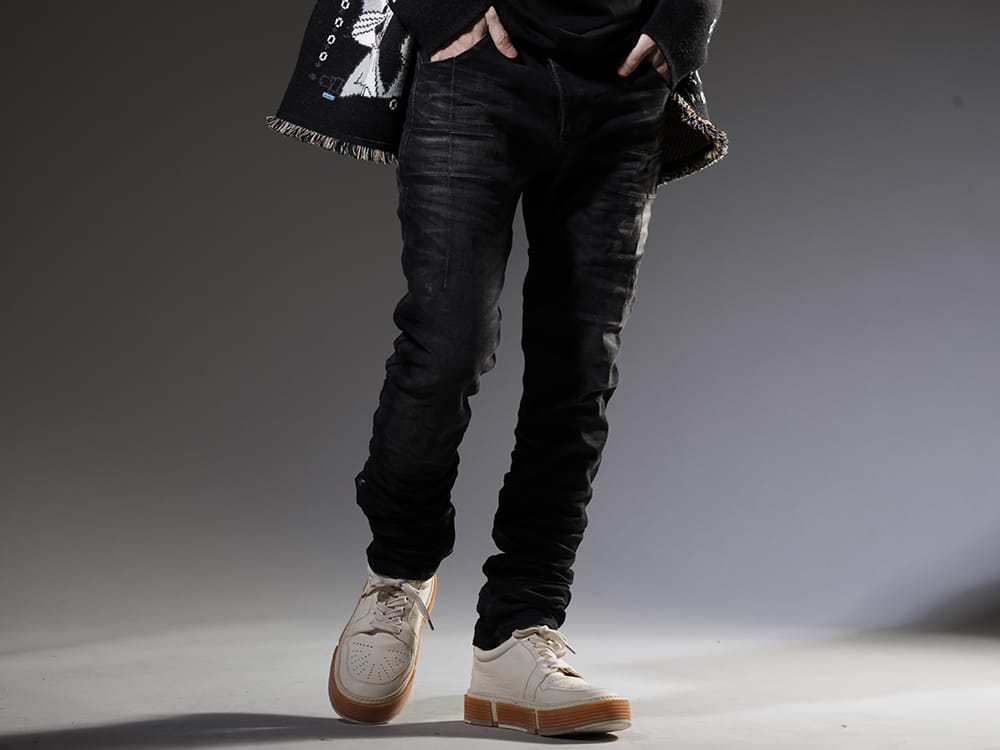 BORIS BIDJAN SABERI / Guidi 2023SS 「P13」is a standard pants developed from BORIS BIDJAN SABERI. - P13-TF-F1603K-BLACK-DENIM(P13. TF F1603K BLACK DENIM) GJ02-CO00T(Laced Up Boots - Horse Full Grain Leather - GJ02 CO00T) - 3-001