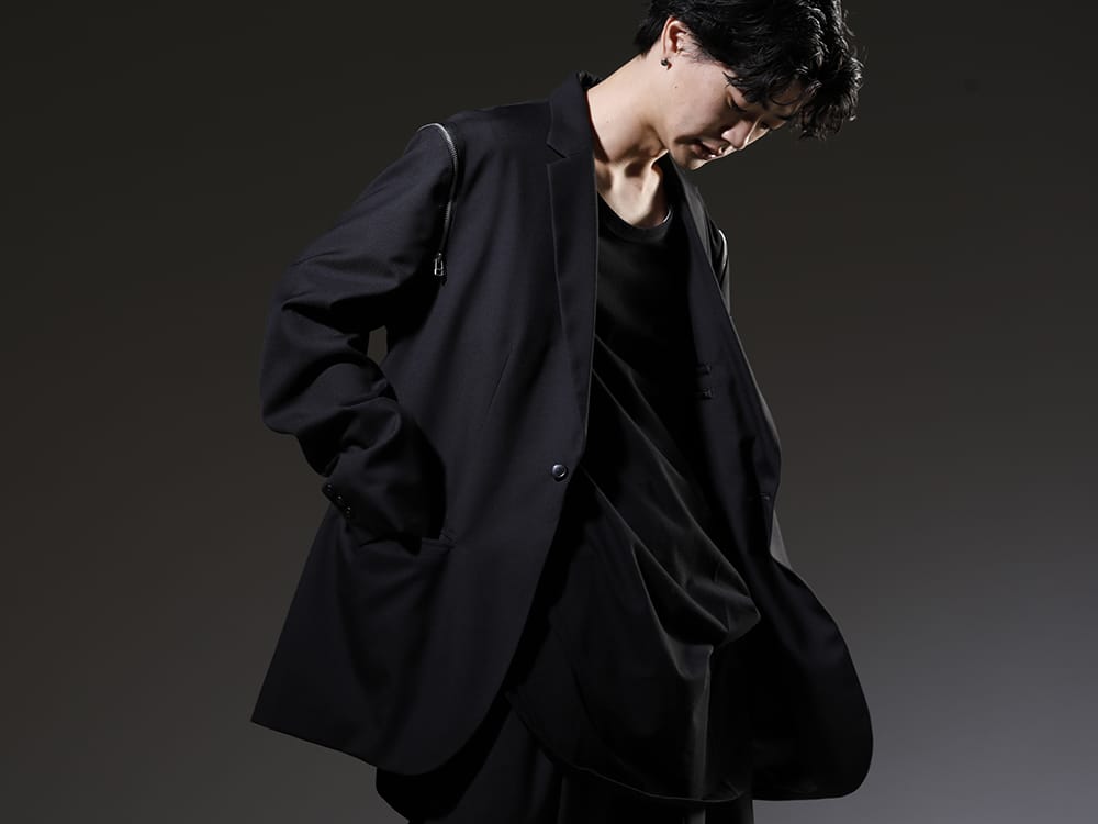 Ground Y 2023SS The zip design on the shoulders of this jacket is eye-catching. - GI-J09-100(Shoulder Zipper Jacket) GA-T32-040-Black(Jumbo round long sleeve Black) - 2-002