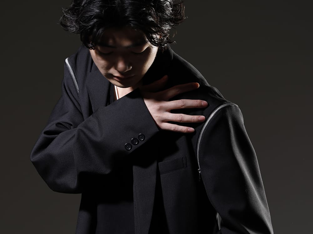 Ground Y 2023SS The zip design on the shoulders of this jacket is eye-catching. - GI-J09-100(Shoulder Zipper Jacket) GA-T32-040-Black(Jumbo round long sleeve Black) - 2-004