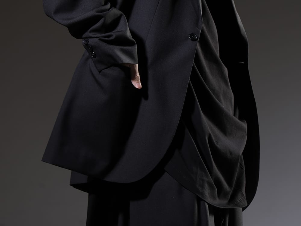 Ground Y 2023SS The zip design on the shoulders of this jacket is eye-catching. - GI-J09-100(Shoulder Zipper Jacket) GA-T32-040-Black(Jumbo round long sleeve Black) - 2-005