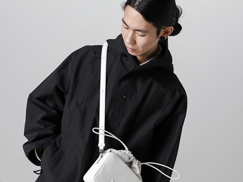 IRENISA - イレニサ 23SS 見出し2  - IH-23SS-J017-CS-Rain Parka Black - SB1WG0018-5AC Camera Bag Medium 2-002