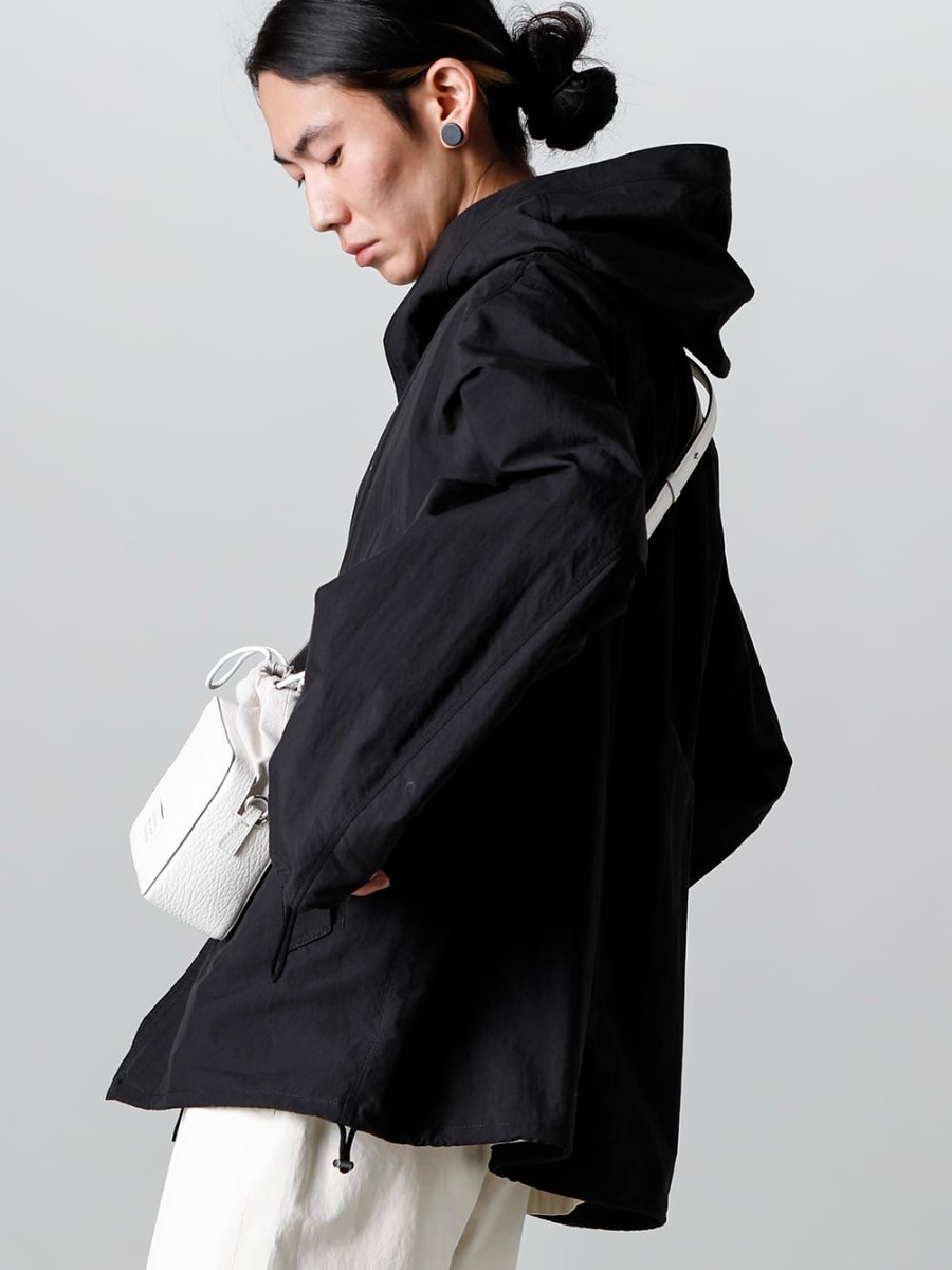 IRENISA - イレニサ 23SS 見出し2  - IH-23SS-J017-CS-Rain Parka Black - IH-23SS-B020-CSS-Wide Pockets Shirt Blouson Ivory - SB1WG0018-5AC Camera Bag Medium 2-004