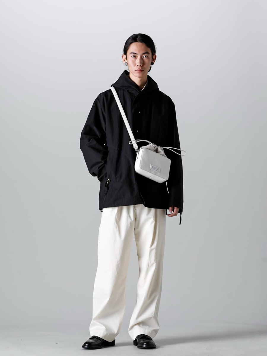 IRENISA - イレニサ 23SS 見出し4 - IH-23SS-J017-CS-Rain Parka Black - IH-23SS-P022-CSS-Semi Flared Relaxed Pants Ivory - SB1WG0018-5AC Camera Bag Medium  4-001