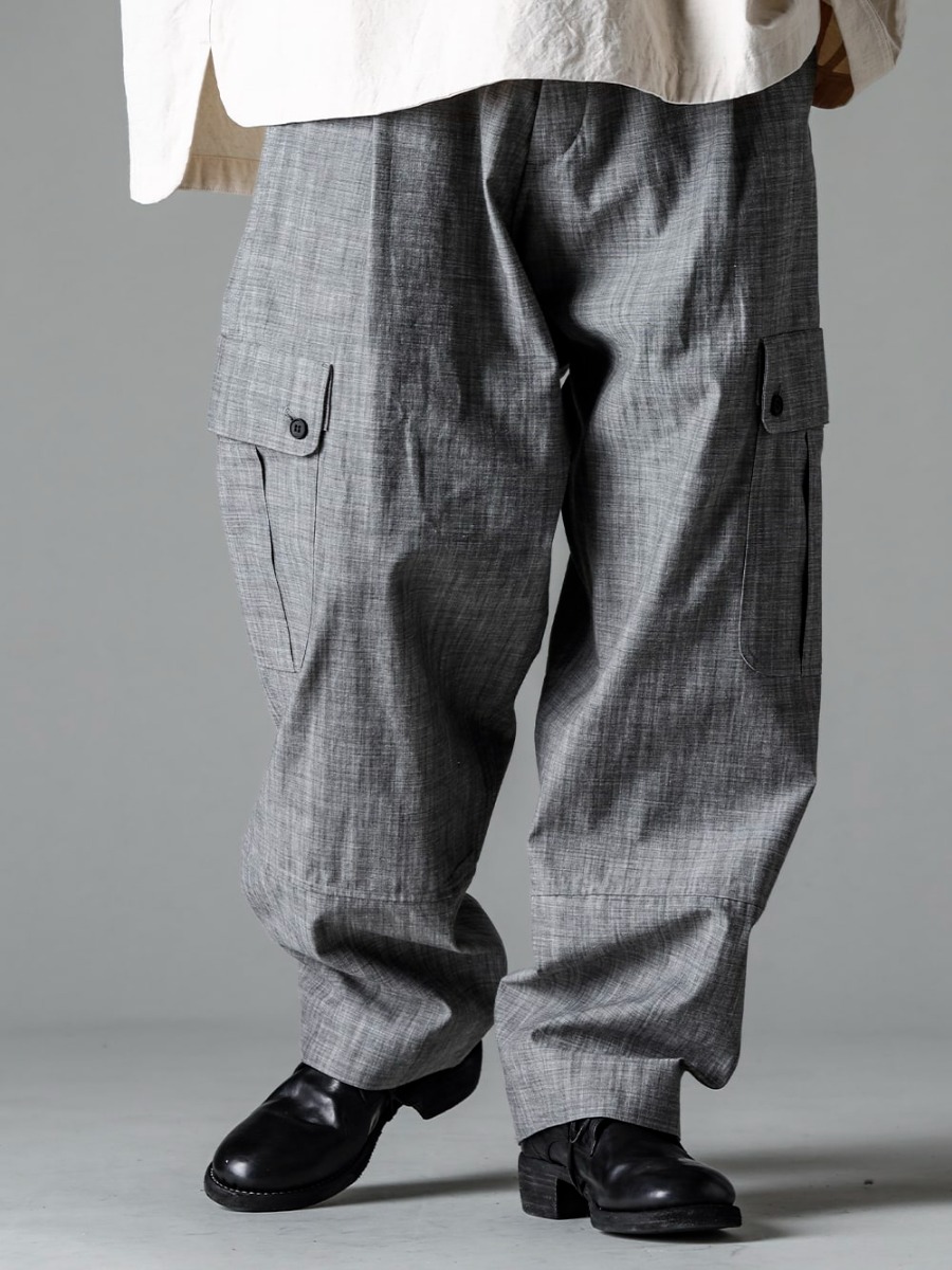 O PROJECT(オー プロジェクト) 23SS(春夏) 墨染でありながら爽やかさも併せ持ったシャンブレー生地 -  O15TR3-GREY-SUMI カーゴ トラウザー グレイ スミ シャンブレー クラシック ダービーシューズ レースアップ ダブルソール - ホース フルグレイン - 792Z 3-001