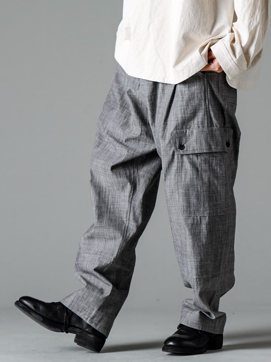 O PROJECT(オー プロジェクト) 23SS(春夏) 墨染でありながら爽やかさも併せ持ったシャンブレー生地 -  O15TR3-GREY-SUMI カーゴ トラウザー グレイ スミ シャンブレー クラシック ダービーシューズ レースアップ ダブルソール - ホース フルグレイン - 792Z 3-002