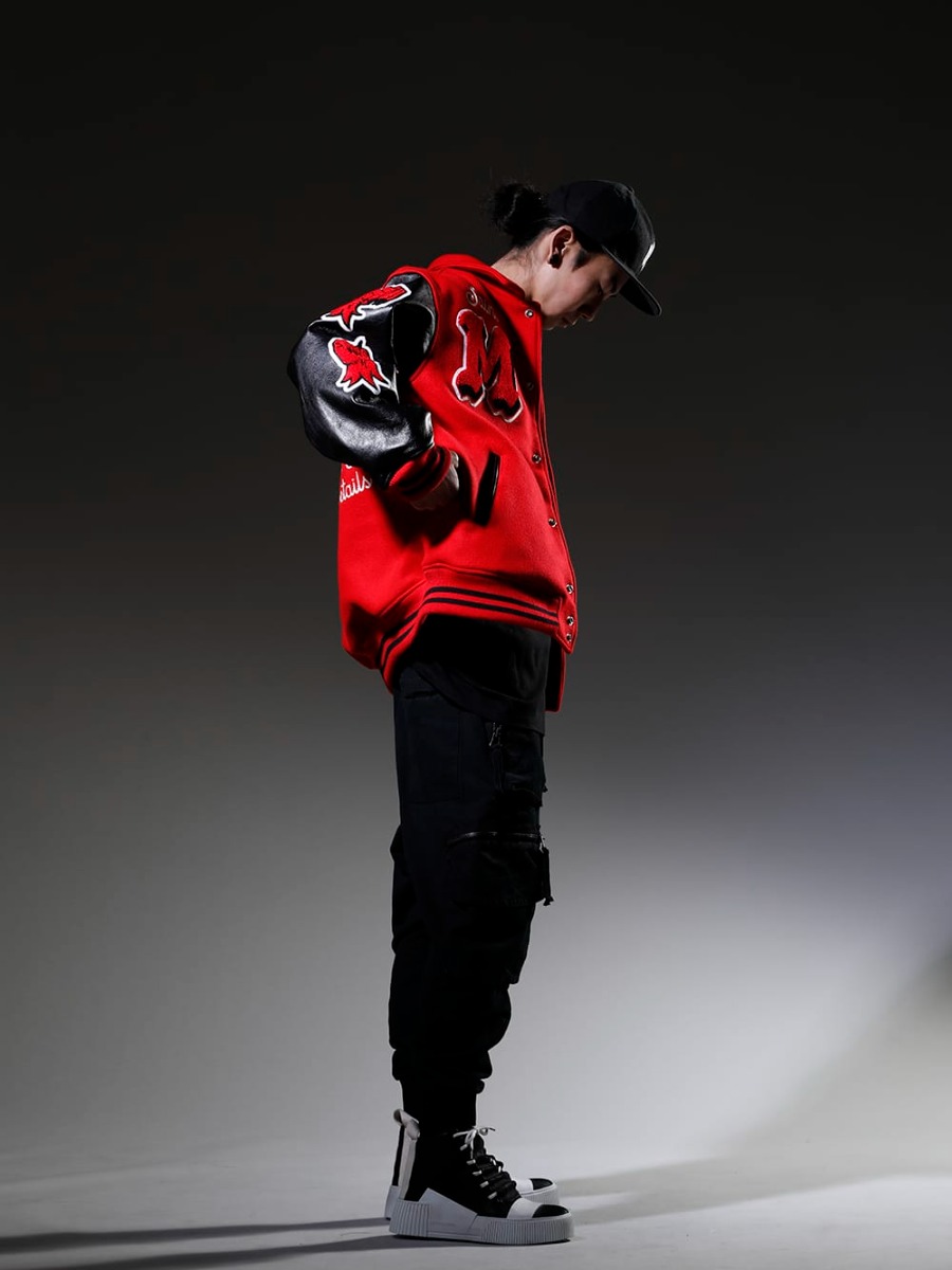 SAINT MICHAEL / JULIUS / D.HYGEN / BORIS BIDJAN SABERI / NVCLEAR 2022-23AW Stadium jacket style for a timely look. -  SM-A22-0000-035(DEVIL Varsity Jacket Red) 787CUM3(DUSK Twist Tuck Short sleeve T-shirts) ST107-0723S-Black(Untwisted Fleece-Lined Drop Crotch Cargo Wide Jog Pants Black) 202-BAMBA1.1(BAMBA1.1 BLACK Y LIGHT GREY - WHITE SOLE) 817ACU15-black(Chain Necklace Black) NV_002-Black-Dye(NV LOGO FR ARMY COTTON CAP BLACK DYE) - 1-002