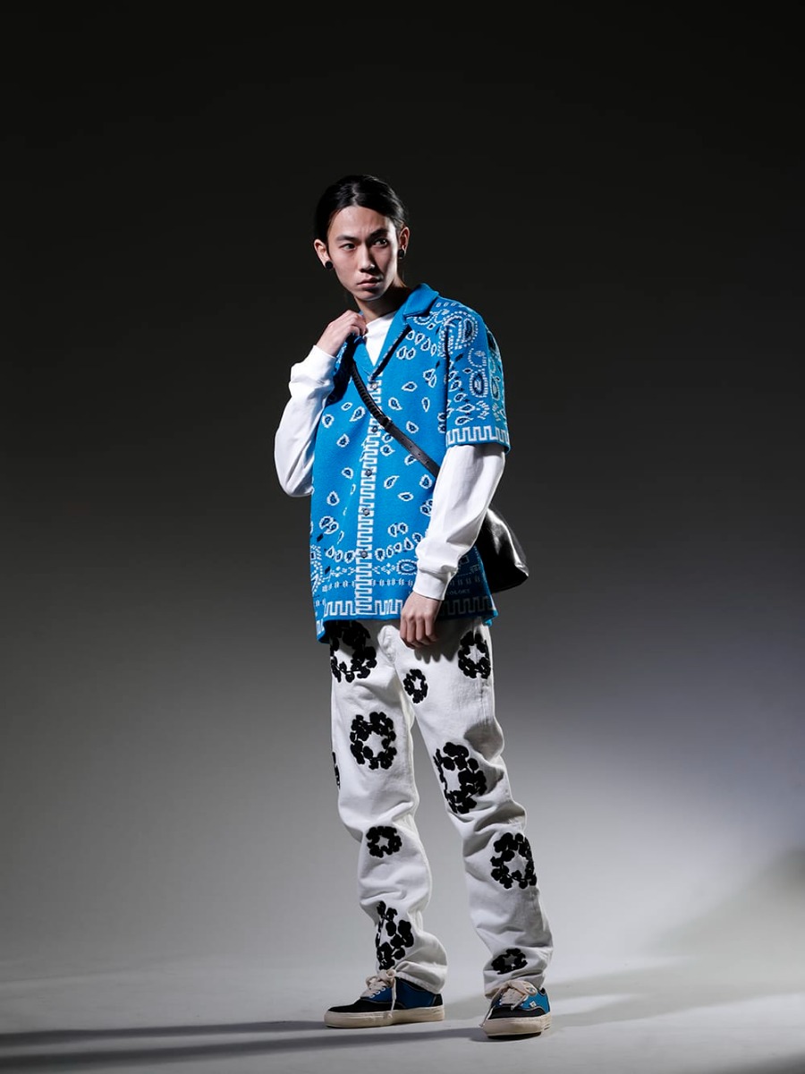 ALANUI / PHENOMENON / DENIM TEARS / General Scale Maison MIHARAYASUHIRO / cornelian taurus 2023SS The embroidery and jacquard assembled mainly in blue and white colors is an eye-catching casual style. - Casual style with blue as the main color -  LMHS23-022(Bandana Piquet Shirt Blue Swim Multi) ILLCS22A-012(Original Logo Long Sleeve Tee) DT-S22-0000-012(COTTON WREATH Chainstitch Jean White - 501-500-30) A06FW503-Blue(Past Sole Low Cut Sneaker Blue) co22fwpss030(Parallel Shoulder S H.Cow) - 1-001