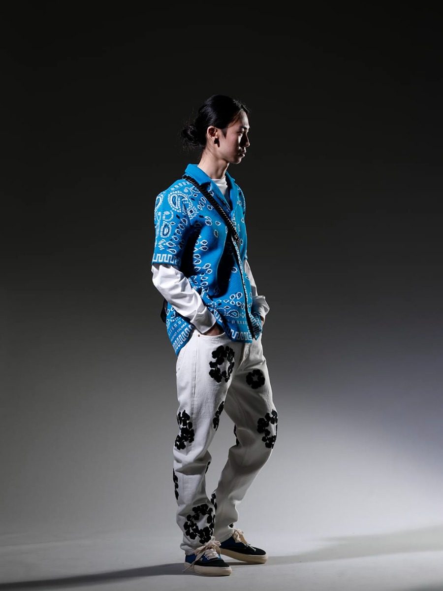 ALANUI / PHENOMENON / DENIM TEARS / General Scale Maison MIHARAYASUHIRO / cornelian taurus 2023SS Casual style with blue as the main color -  LMHS23-022(Bandana Piquet Shirt Blue Swim Multi) ILLCS22A-012(Original Logo Long Sleeve Tee) DT-S22-0000-012(COTTON WREATH Chainstitch Jean White - 501-500-30) A06FW503-Blue(Past Sole Low Cut Sneaker Blue) co22fwpss030(Parallel Shoulder S H.Cow) - 1-002