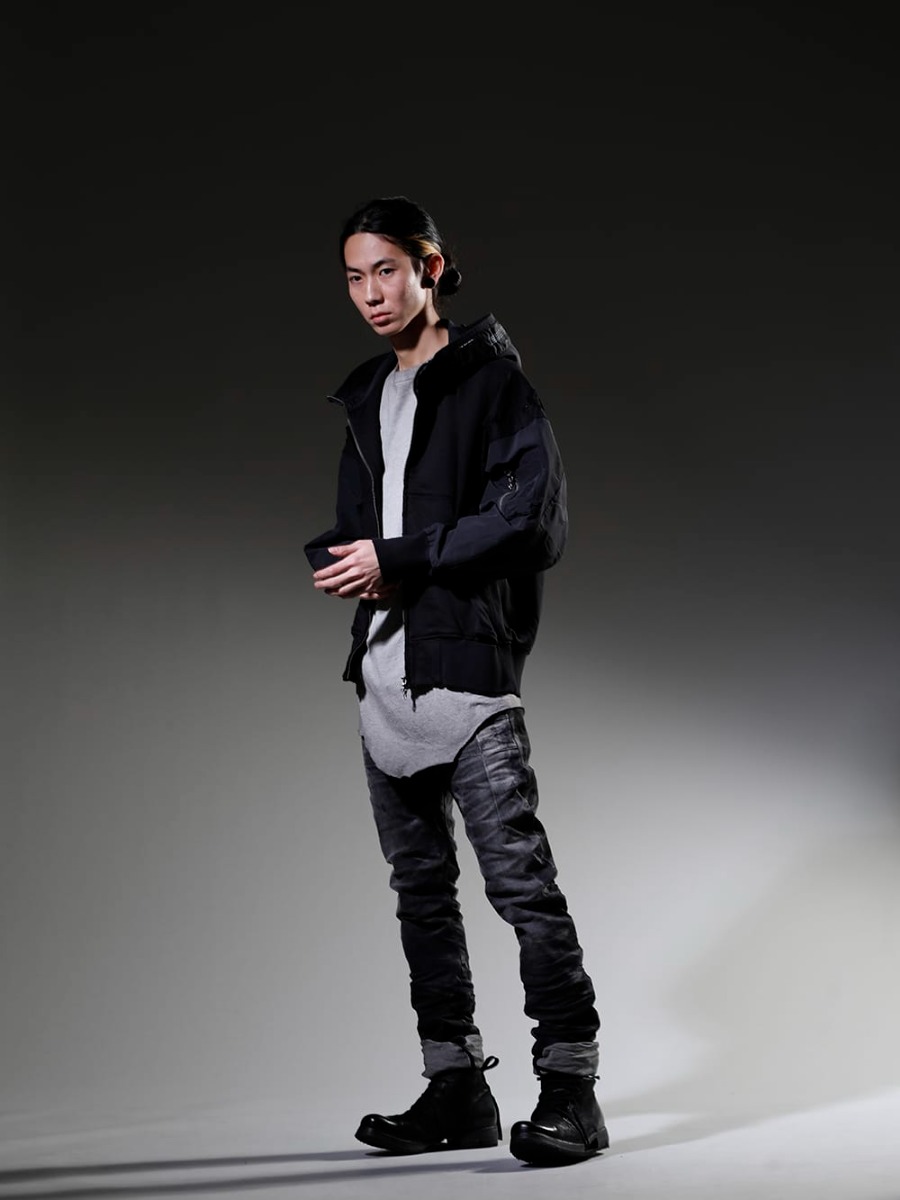 ユリウス / ボリス ビジャン サベリ 2023SS スウェット生地をメインに、袖とフード部分をコットンナイロン素材に切り替えたジップフーディー -  807CUM3-Black(コットンスウェット ダメージコンビフーディー ブラック) TS-ONE-PIECE.1-RF-FKN00001-FADED-WEHR-GRUN(TS ワンピース.1-RF-FKN00001 FADED WEHR GRÜN) P13-TF-F1603K-BLACK-DENIM(P13. TF F1603K BLACK DENIM) BOOT4-LEATHER(ブーツ4 レザー) - 1-003