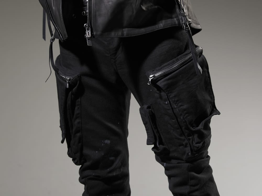 ユリウス 2023SS 見出し3 - 807PAM6-BK(10.5oz ストレッチデニム ダメージペイント カーゴスキニーデニム) - 3-004