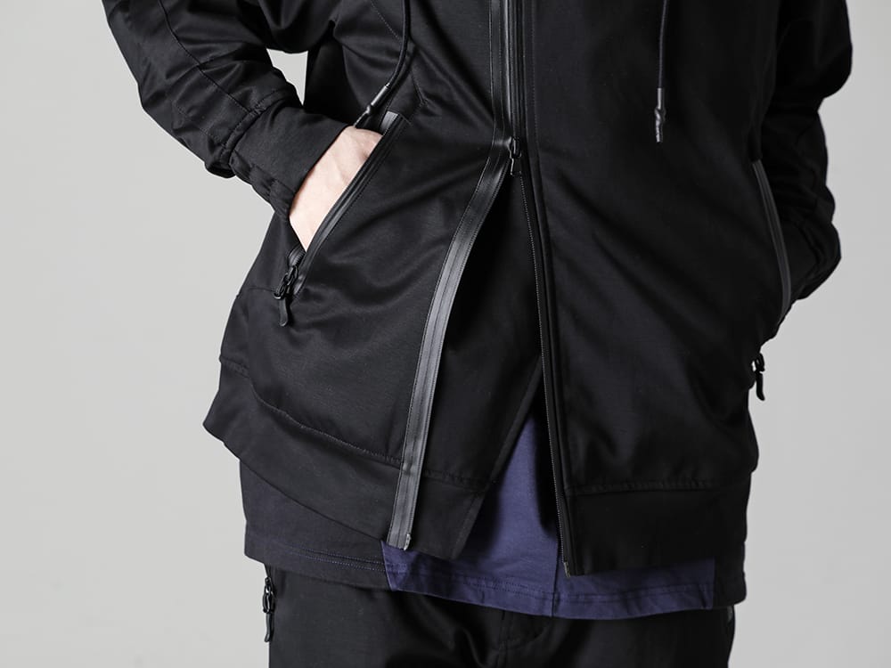 RIPVANWINKLE 23SS Watertight fasteners that are an accent to the smooth material in an original finish.  - RW-513-Line Rap Hoodie - RW-500-Dolman L/S Navy × Black 2-004