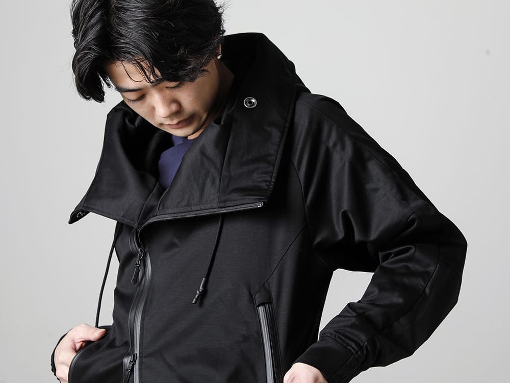 RIPVANWINKLE 23SS Watertight fasteners that are an accent to the smooth material in an original finish.  - RW-513-Line Rap Hoodie - RW-500-Dolman L/S Navy × Black 2-006