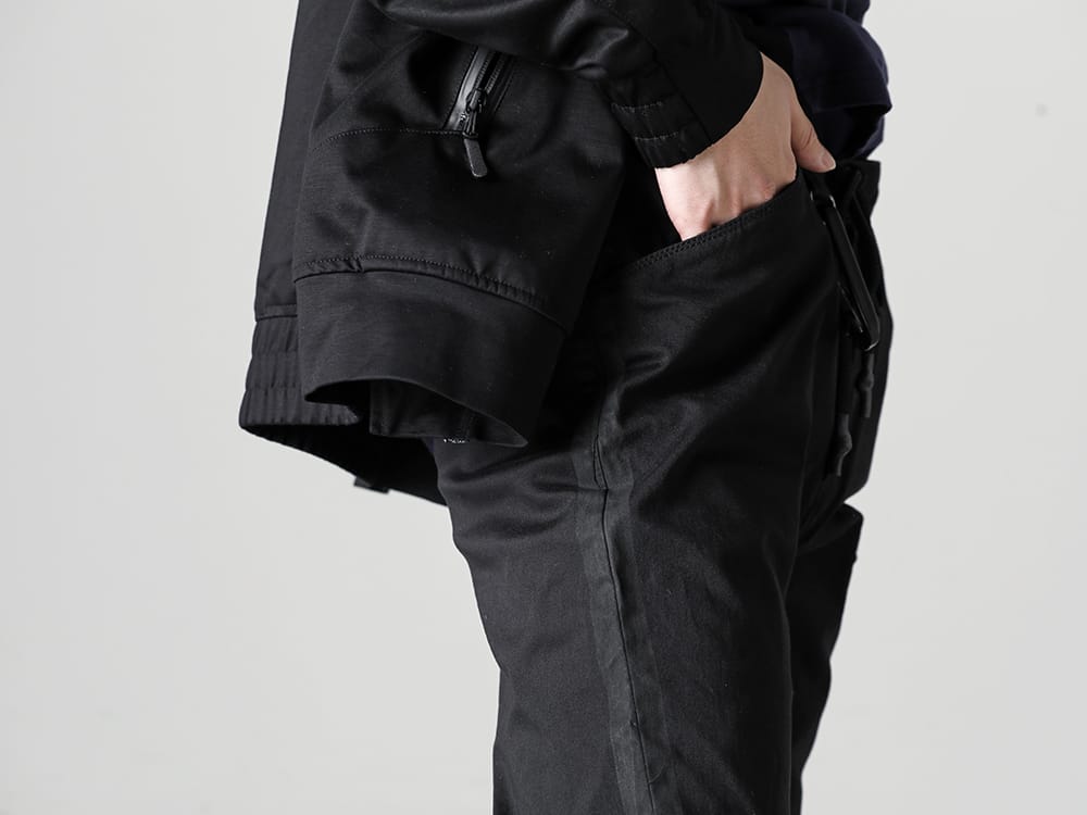 RIPVANWINKLE 2023SS Note the deep color, dust black, of the Line Slim Easy Pants. - RW-508 - Line Slim Easy Dust Black
  3-004