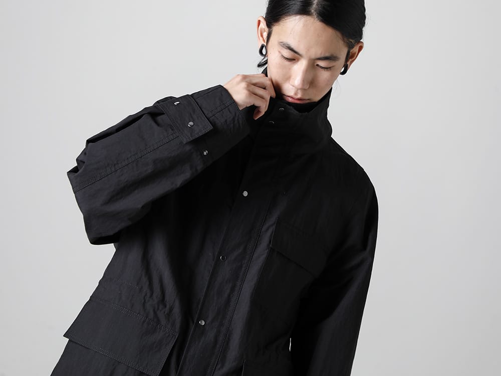 IRENISA 23SS The new stand zip collar coat that can cope with inclement weather and temperature differences.  - IH-23SS-C015-CS-Stand Collar Zip Coat 2-002