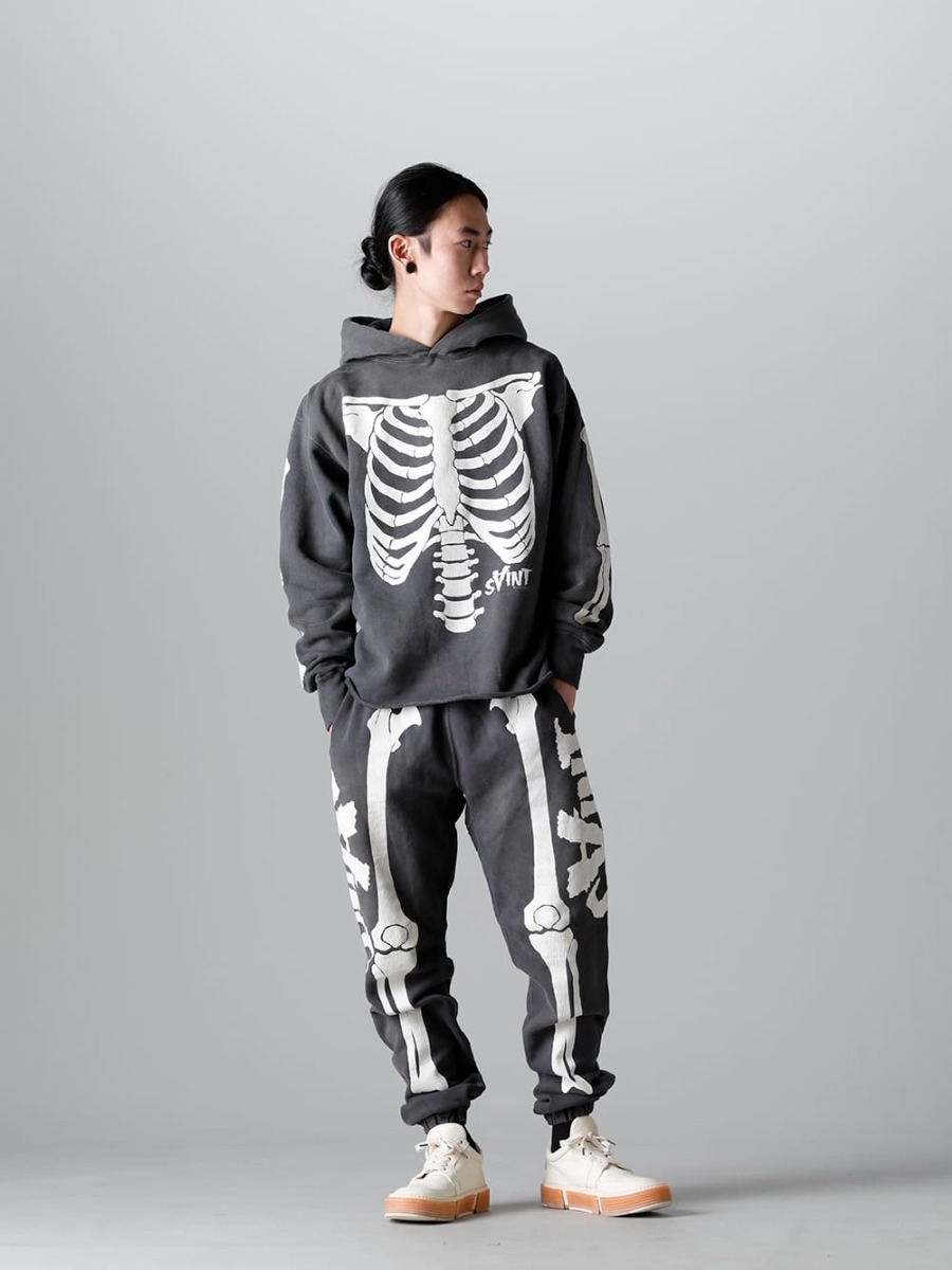 ©SAINT M×××××× 2022-23AW - ©SAINT M×××××× 2022-23秋冬系列10款/2023春夏系列2款发布!从现在开始店面和网上销售同时开始! - SM-A22-0000-080(BONE Hoodie) SM-A22-0000-081(BONE Sweat pants) - 2-001