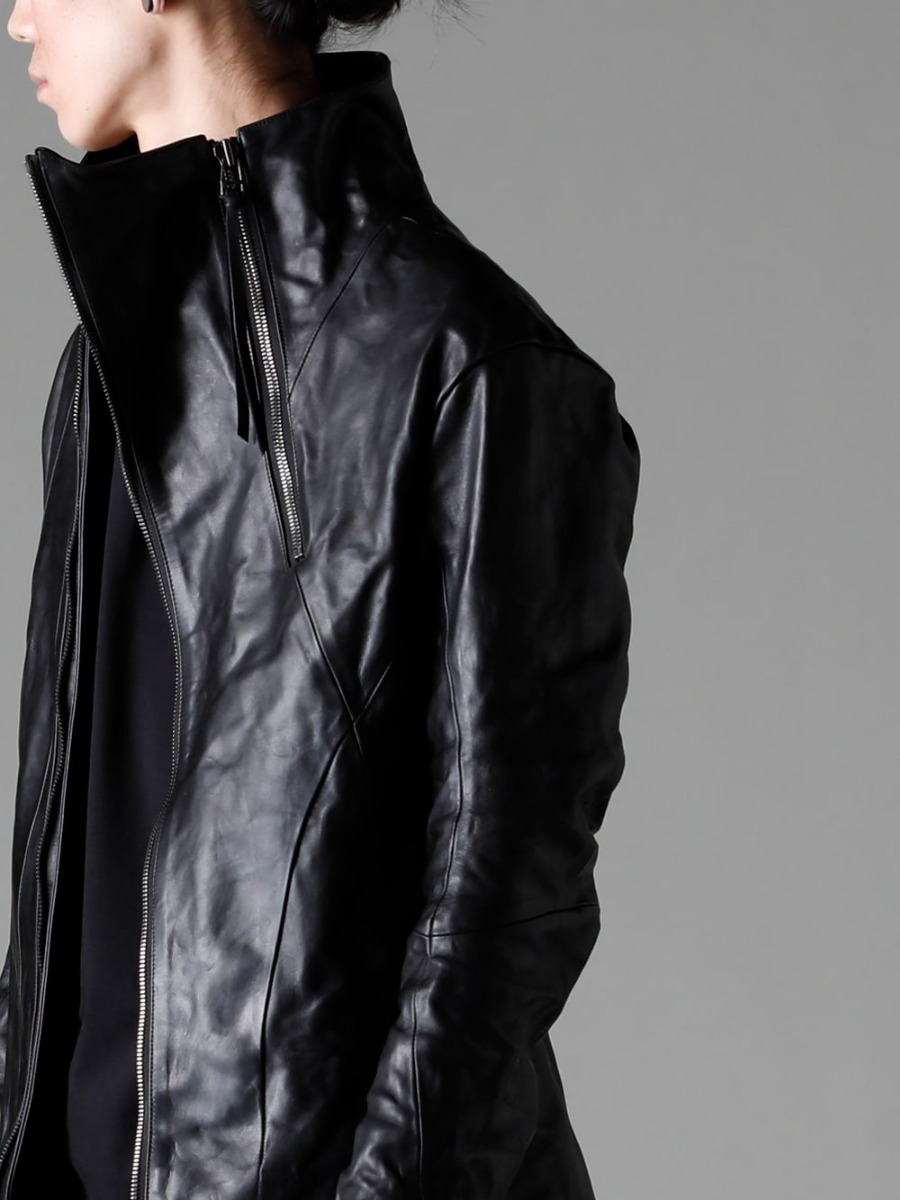 D.HYGEN 23SS A weighty atmosphere of interwoven leather and metal  - ST105-0223S-Black Horse Leather High Neck Leather Jacket Black CSC-SSB3-Black Print Long Sleeve Cotton Stretch Jersey Black 2-006