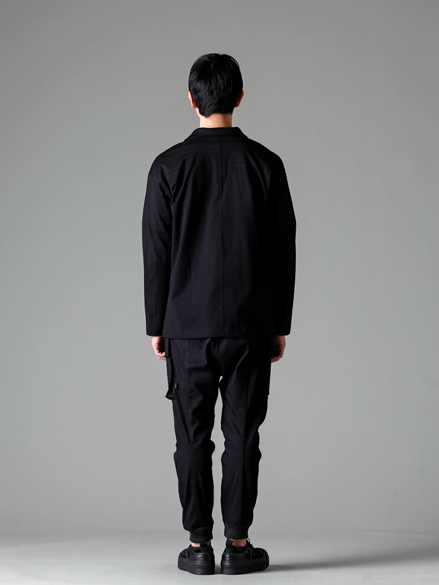 The Viridi-anne 2023SSS Styling A beautiful yet relaxed styling - VI-3604-01 - Jersey Blazer - VI-3576-04-Black - Denim Jogger Pants Black - VI-3555-09-Black Sneakers Black 1-003