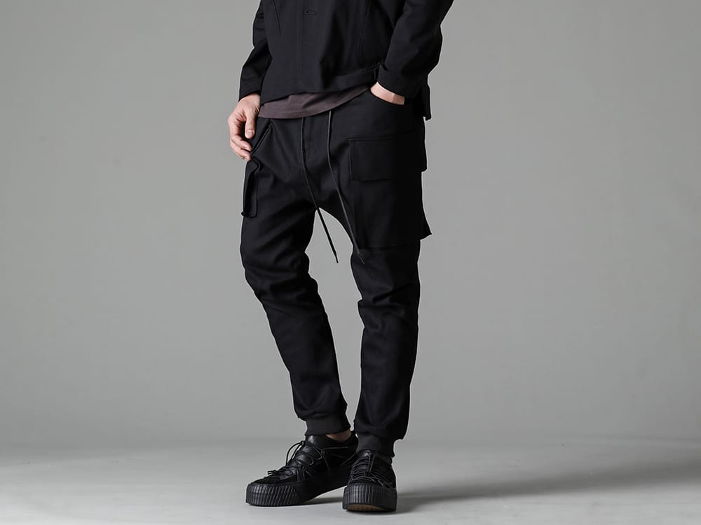 The Viridi-anne 2023SSS Denim pants with a high-level design from TVA - VI-3576-04-Black - Denim Jogger Pants Black - VI-3555-09-Black Sneakers Black - 3-001