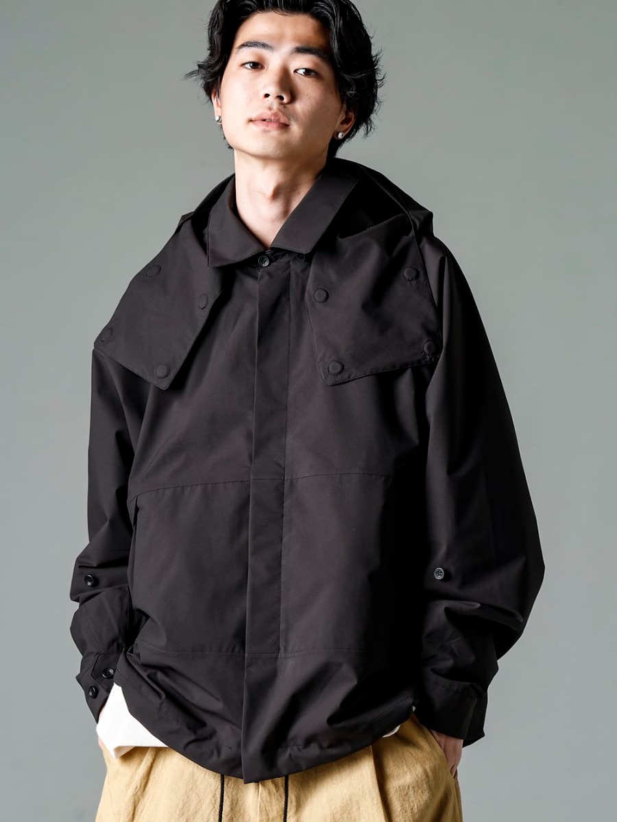 O PROJECT(オー プロジェクト) 23SS(春夏) 驚くほど軽量なスーパーライトウェイト生地と隠された多機能ディテール  - Harmattan-Unisex-Cropped-Black ハルマッタン ユニセックス クロップド ブラック O15SW1-KINARI クルー ネック スエット キナリ 2-001