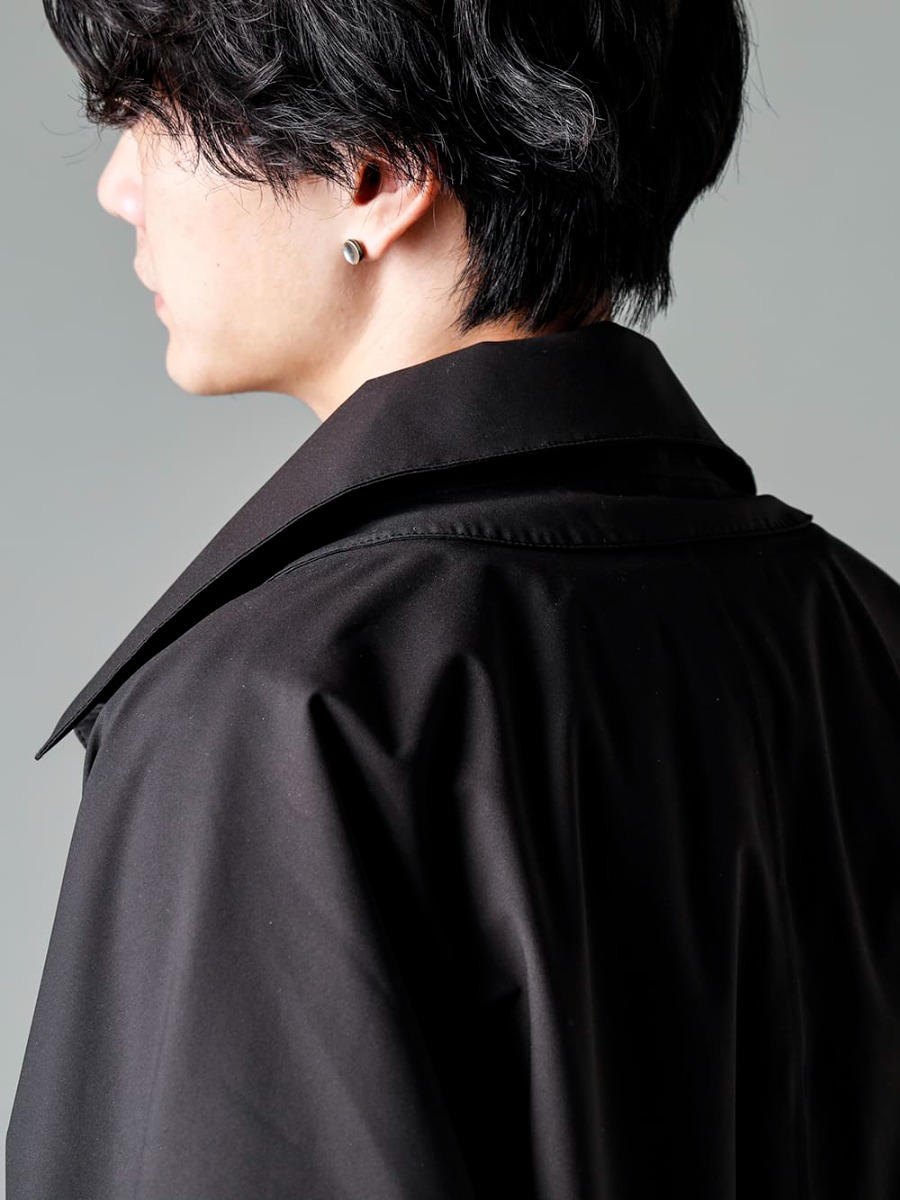 O PROJECT(オー プロジェクト) 23SS(春夏) 驚くほど軽量なスーパーライトウェイト生地と隠された多機能ディテール  - Harmattan-Unisex-Cropped-Black ハルマッタン ユニセックス クロップド ブラック O15SW1-KINARI クルー ネック スエット キナリ 2-011