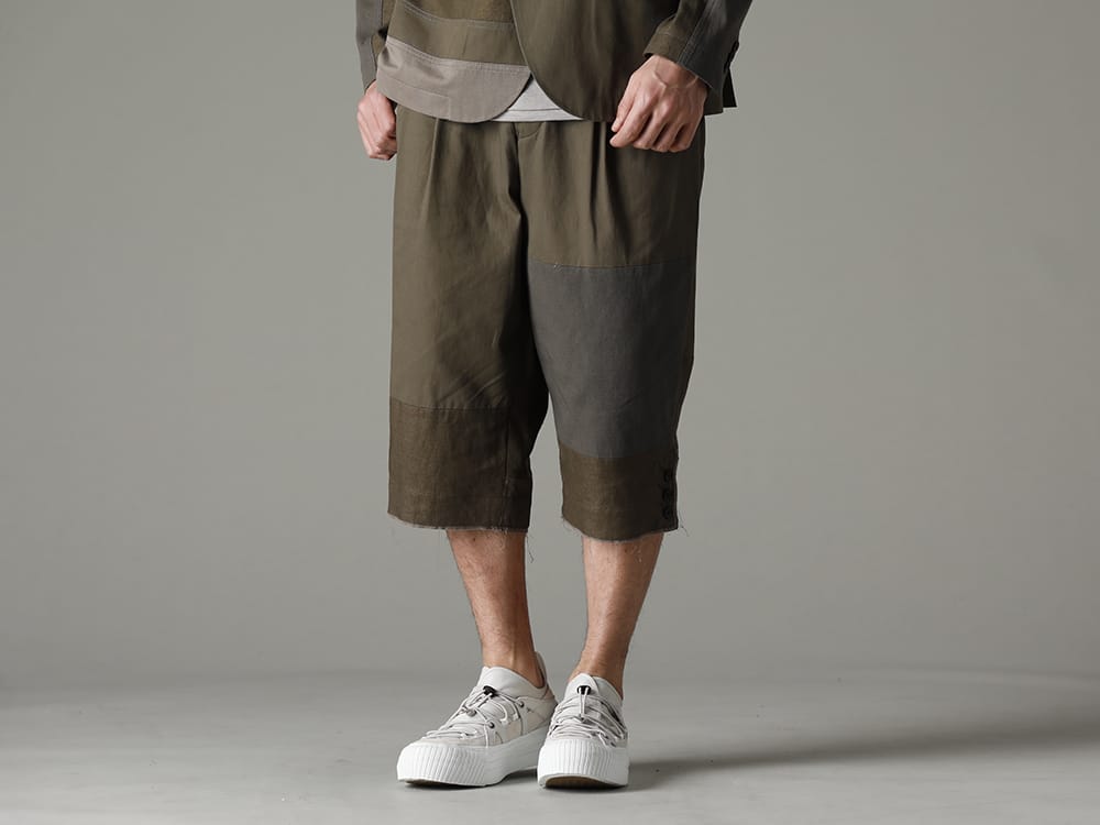 The Viridi-anne 2023SS - Cropped pants and sneakers for a laid-back look - VI-3569-04-Dark-olive(Fragment Cropped Trousers Dark Olive) VI-3555-09-L.Gray(Sneakers L.Gray) - 3-001