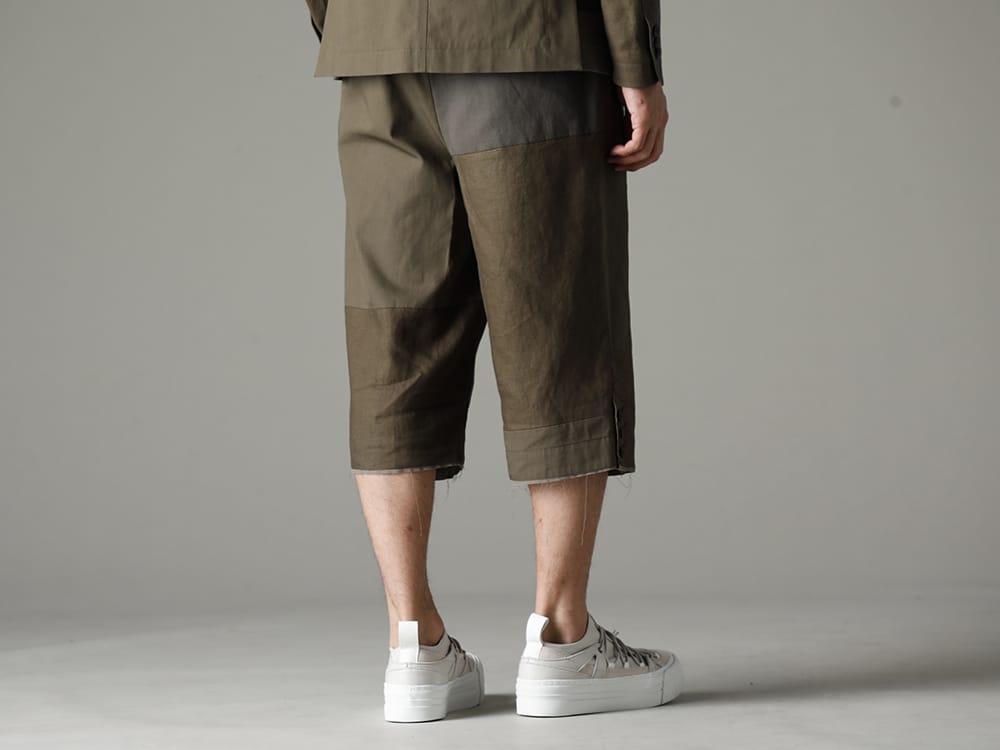 The Viridi-anne 2023SS - Cropped pants and sneakers for a laid-back look - VI-3569-04-Dark-olive(Fragment Cropped Trousers Dark Olive) VI-3555-09-L.Gray(Sneakers L.Gray) - 3-003