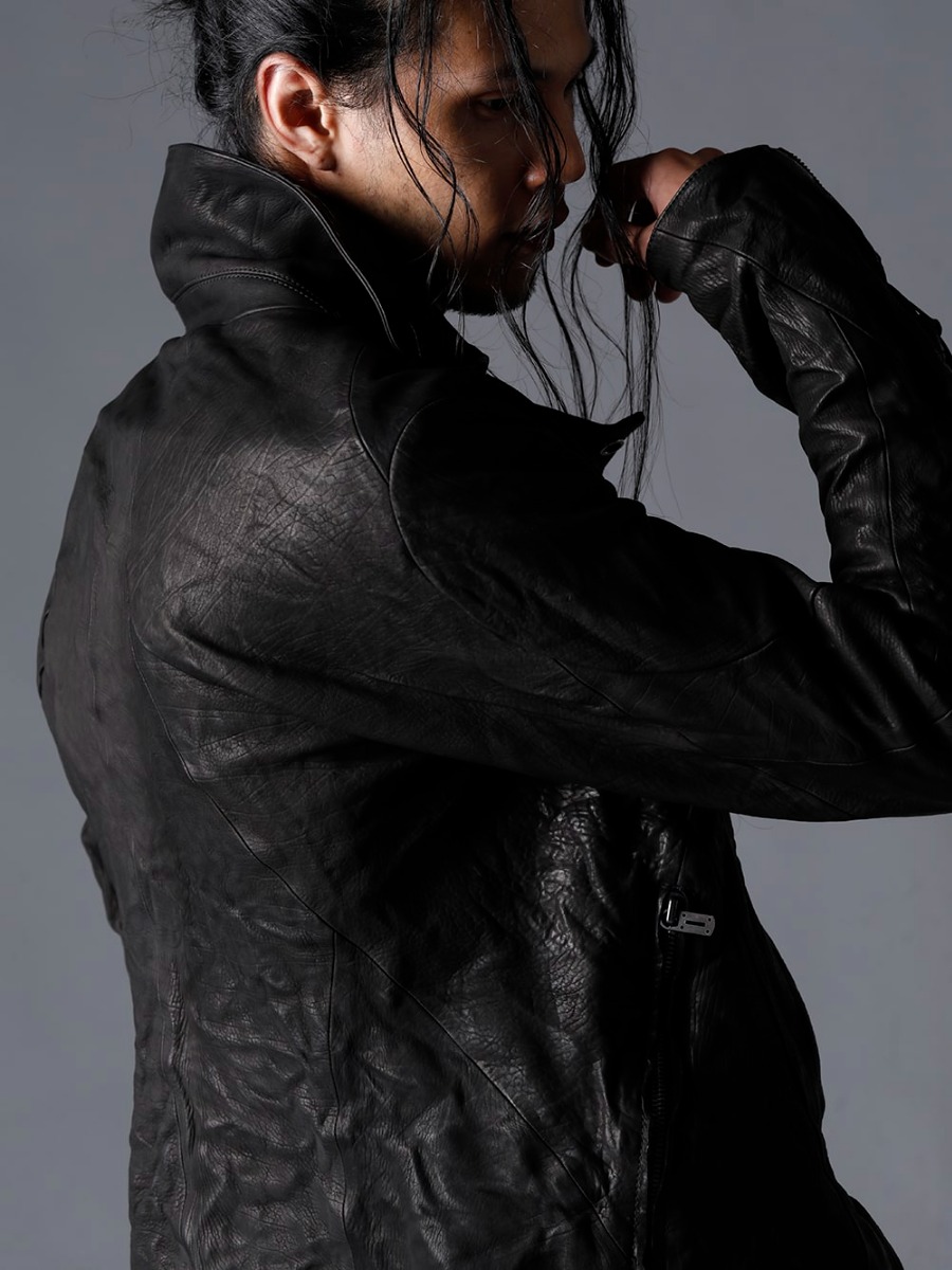 D.HYGEN(ディーハイゲン) 23SS(春夏) デザイナーのライフワークをアイテムに投影 - ST105-0323S-Black ジャパンカーフWライダースジャケット ブラック ST101-0423S-Charcoal ローゲージコットンジャージーコールドダイロングスリーブTシャツ  ST101-1123S-Charcoal コットン×レーヨンリブタンクトップ チャコール   チャコール 2-007