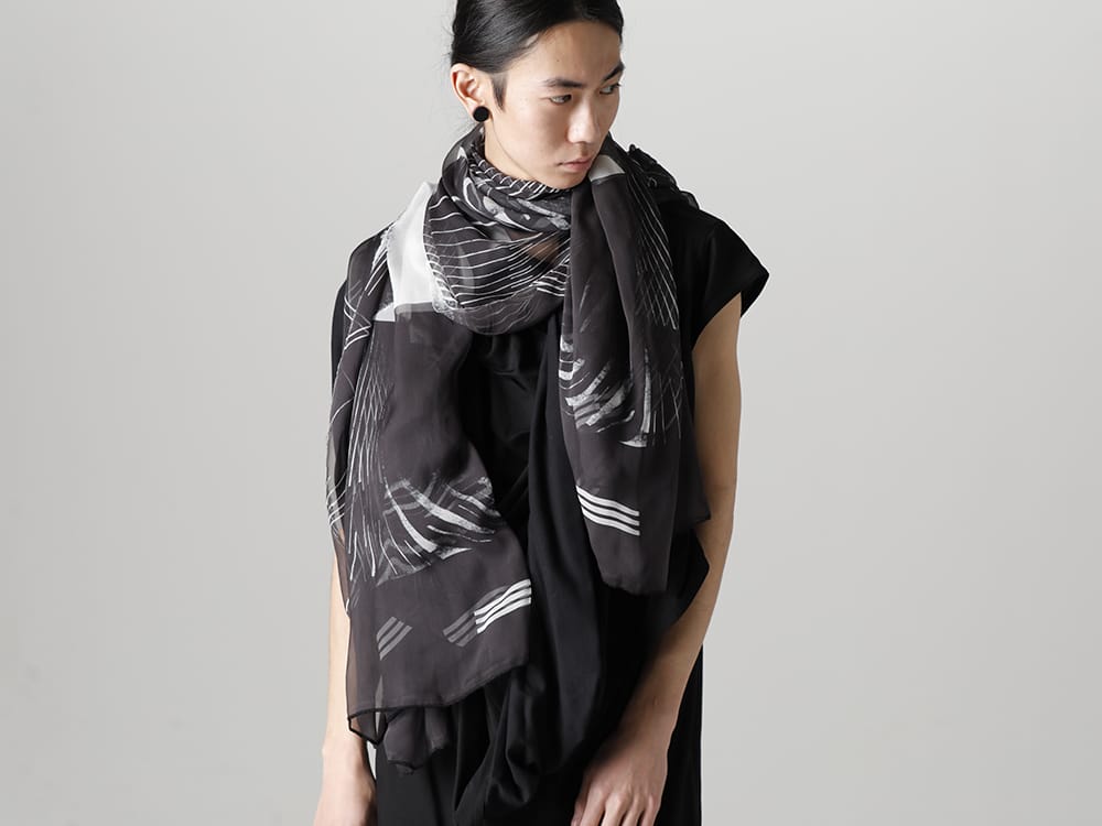 Julius 2023SS - The third delivery from the JULIUS 2023SS collection has been delivered! Now available both in-store and online!

 - 817STU1-black(Print Silk Stole Black) - 1-008