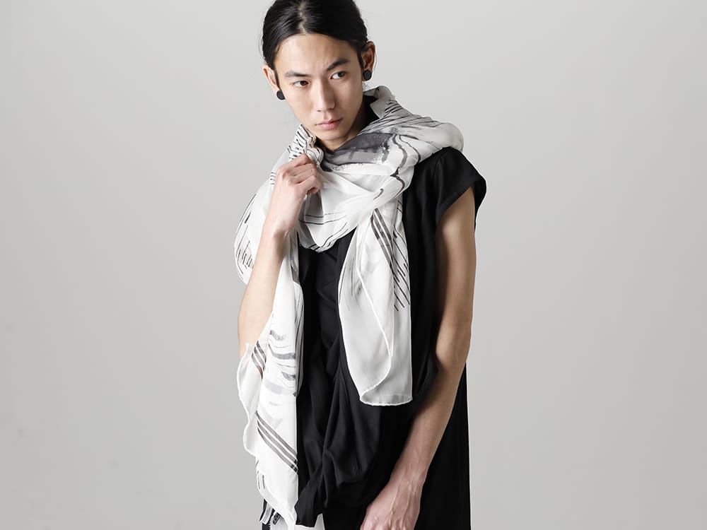 Julius 2023SS - The third delivery from the JULIUS 2023SS collection has been delivered! Now available both in-store and online!

 - 817STU1-offwhite(Print Silk Stole Off White) - 1-010