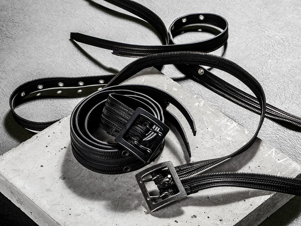Julius 2023SS - The third delivery from the JULIUS 2023SS collection has been delivered! Now available both in-store and online!

 - 819ACU1-black-silver(Cow Leather Zipper Belt Black × Silver) 819ACU1-black(Cow Leather Zipper Bel Black) - 1-015