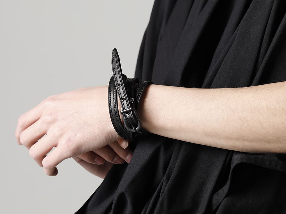 Julius 2023SS - The third delivery from the JULIUS 2023SS collection has been delivered! Now available both in-store and online!

 - 819ACU2-black(Cow Leather Belt Bracelet Black) - 1-021