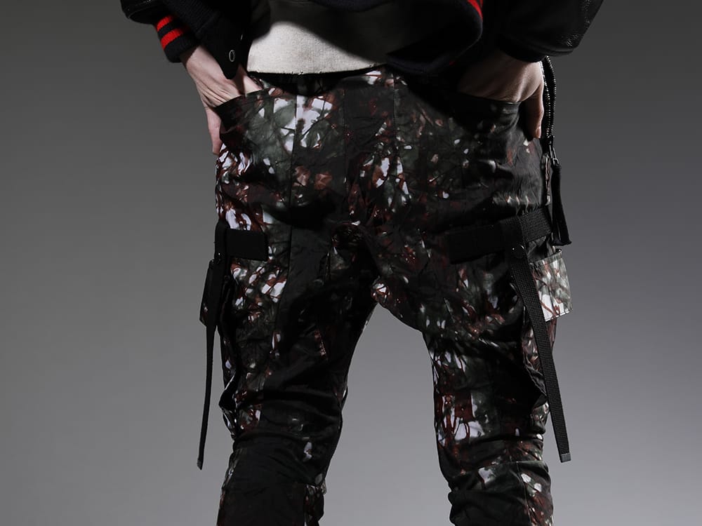 D.HYGEN 2023SS Pants that include the graphic that represents the collection. - ST107-0523S-Moss-Black(Mud-Dyed Nylon Ox-Detachable Cargo Pocket Jog Trousers Moss Black) - 3-006