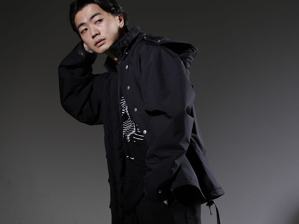 ACRONYM / JULIUS 2022-23AW The new ACRONYM outerwear is a coach jacket! The design is easy to use for casual wear! - J95-PL(Insulated Coach Jacket) 817CPM2(Cotton/Modal Jersey Print Short Sleeve T-Shirt) - 2-002