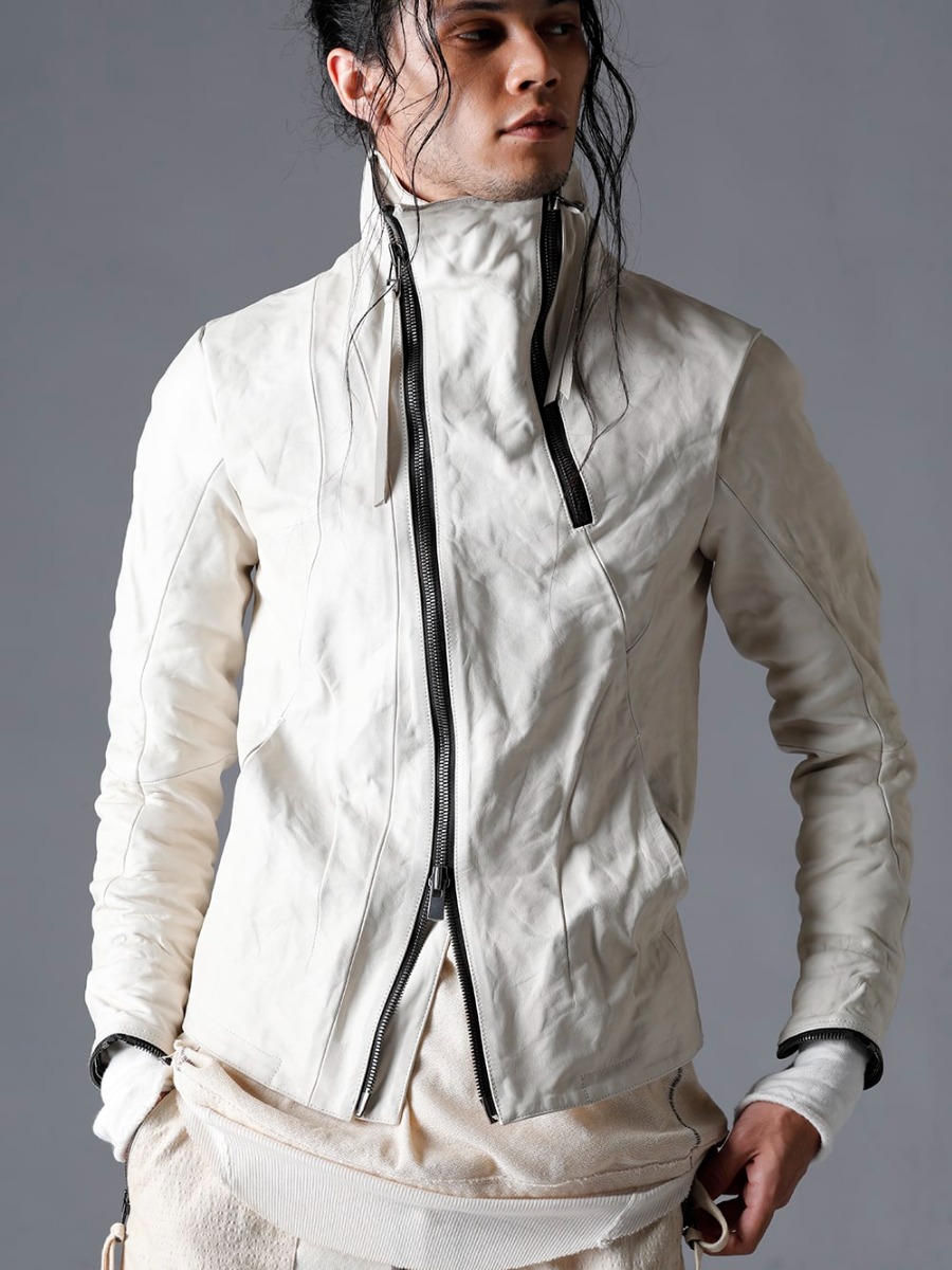 D.HYGEN(ディーハイゲン) 23SS(春夏) 高度に組み上げられたパターンメイク  - ST105-0223S-Bone-White ホースレザーハイネックレザージャケット ボーンホワイト ST101-0723S-Dusty White 30/-ソフトコットンジャージーコールドダイレイヤードスリーブTシャツ ダスティホワイト ST101-1123S-Dusty-White コットン×レーヨンリブタンクトップ ダスティーホワイ 2-003