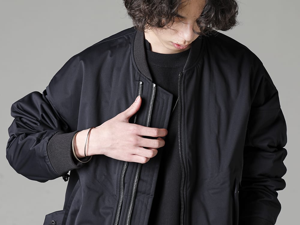 The Viridi-anne 2023SS Water-repellent MA-1 recommended for spring and summer overcoats  - This bomber jacket is made from a combination of two types of three-layered fabric. VI-3558-06-Black - Water Repellent Bomber Jacket Black - VI-3590-01-Black - Sweat Shirt Black 2-001