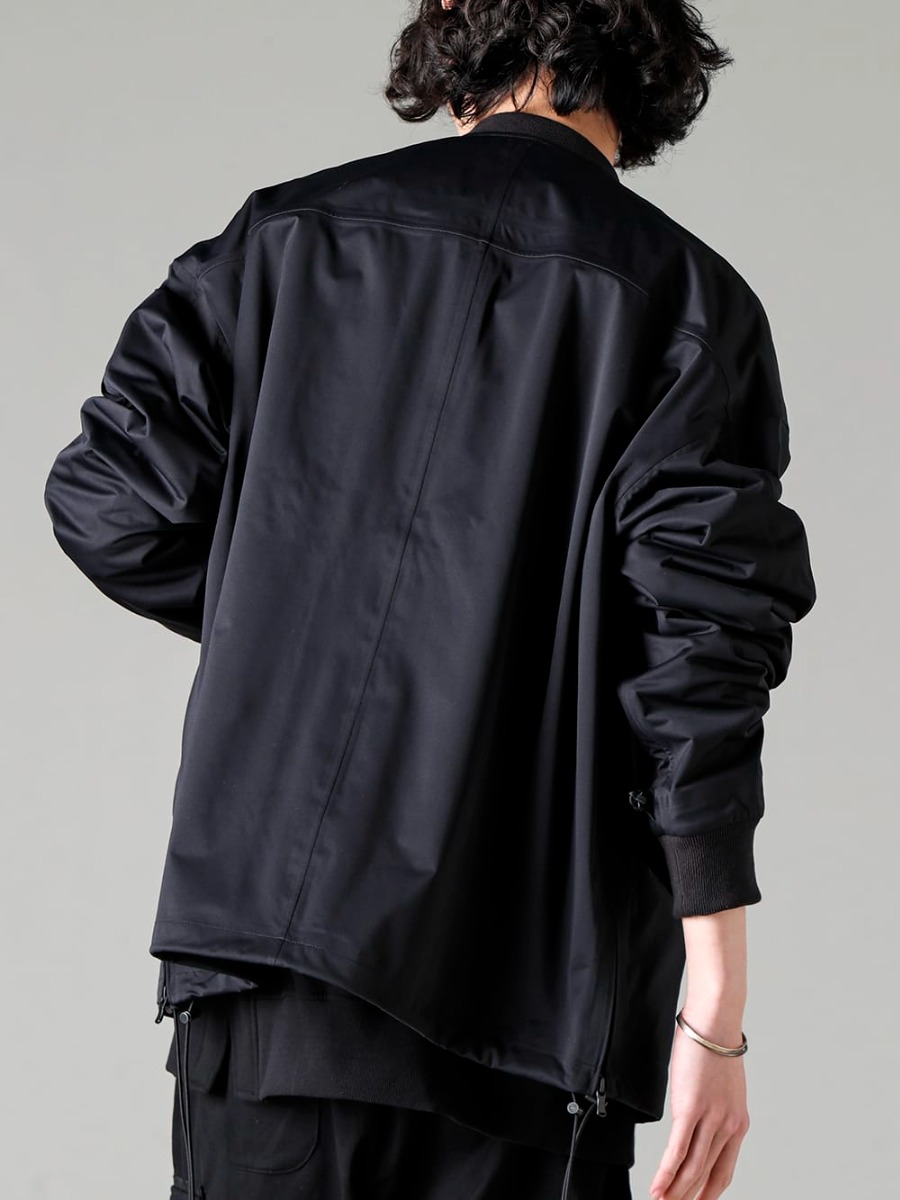 The Viridi-anne 2023SS Water-repellent MA-1 recommended for spring and summer overcoats  - VI-3558-06-Black - Water Repellent Bomber Jacket Black - VI-3590-01-Black - Sweat Shirt Black 2-005