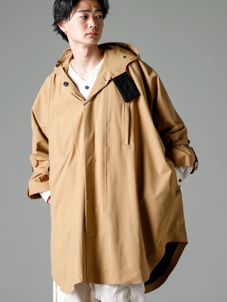 Norwegian Rain(ノルウェージャンレイン) 23SS(春夏) 春の気候にも適した通年使い可能な万能アウター  - 画像の詳細(スタイリング全体の詳細) Raincho-Unisex-SuperLightweight-Sand レインチョ ユニセックス スーパー ライトウェイト サンド O15SRT2-KINARI カバーオール シャツ キナリ ファイン キャンバス 2-001