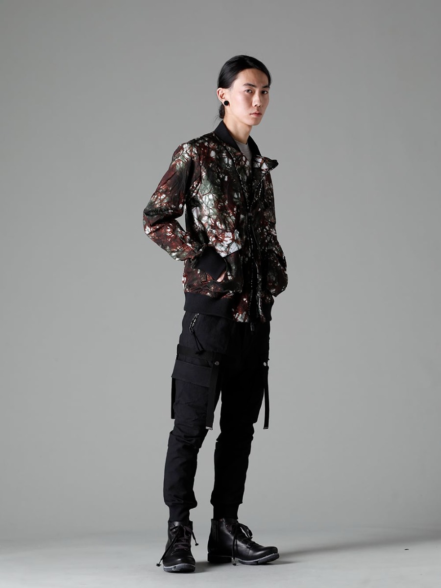 D.HYGEN 23SS The coloring is reminiscent of mossy rocks. - ST104-0123S-Moss-Black Uneven Dyed Nylon Ox Bomber Jacket Moss Black - VI-3613-01-Light-Gray Double Layerd T-Shirt Light Gray - ST107-0623S Dimplewasher Cotton Stretch Ripstop Detachable Cargo Pocket Jog Trousers - FW-CSHS Leather Boots GUIDI Horse Leather 1-002