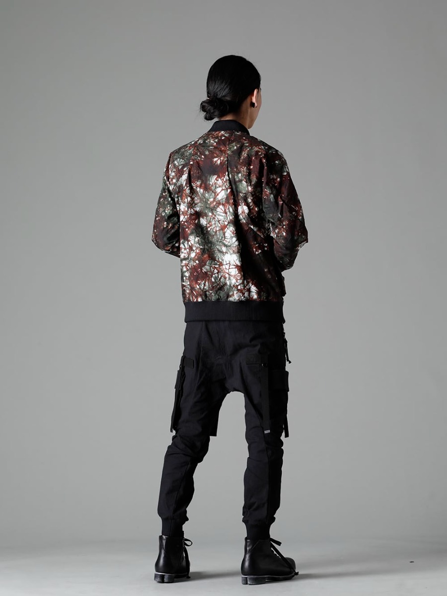 D.HYGEN 23SS The coloring is reminiscent of mossy rocks. - ST104-0123S-Moss-Black Uneven Dyed Nylon Ox Bomber Jacket Moss Black - VI-3613-01-Light-Gray Double Layerd T-Shirt Light Gray - ST107-0623S Dimplewasher Cotton Stretch Ripstop Detachable Cargo Pocket Jog Trousers - FW-CSHS Leather Boots GUIDI Horse Leather 1-005