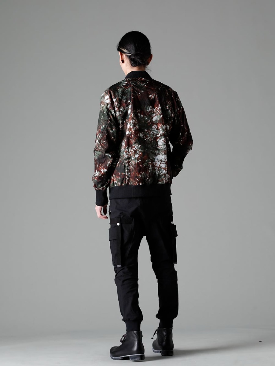 D.HYGEN 23SS The coloring is reminiscent of mossy rocks. - ST104-0123S-Moss-Black Uneven Dyed Nylon Ox Bomber Jacket Moss Black - VI-3613-01-Light-Gray Double Layerd T-Shirt Light Gray - ST107-0623S Dimplewasher Cotton Stretch Ripstop Detachable Cargo Pocket Jog Trousers - FW-CSHS Leather Boots GUIDI Horse Leather 1-005