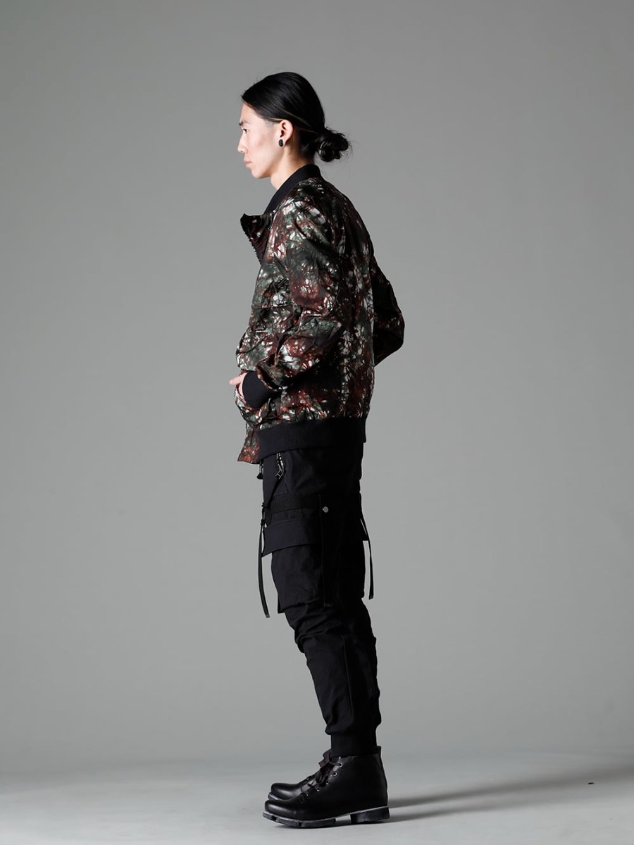 D.HYGEN 23SS The coloring is reminiscent of mossy rocks. - ST104-0123S-Moss-Black Uneven Dyed Nylon Ox Bomber Jacket Moss Black - VI-3613-01-Light-Gray Double Layerd T-Shirt Light Gray - ST107-0623S Dimplewasher Cotton Stretch Ripstop Detachable Cargo Pocket Jog Trousers - FW-CSHS Leather Boots GUIDI Horse Leather 1-005