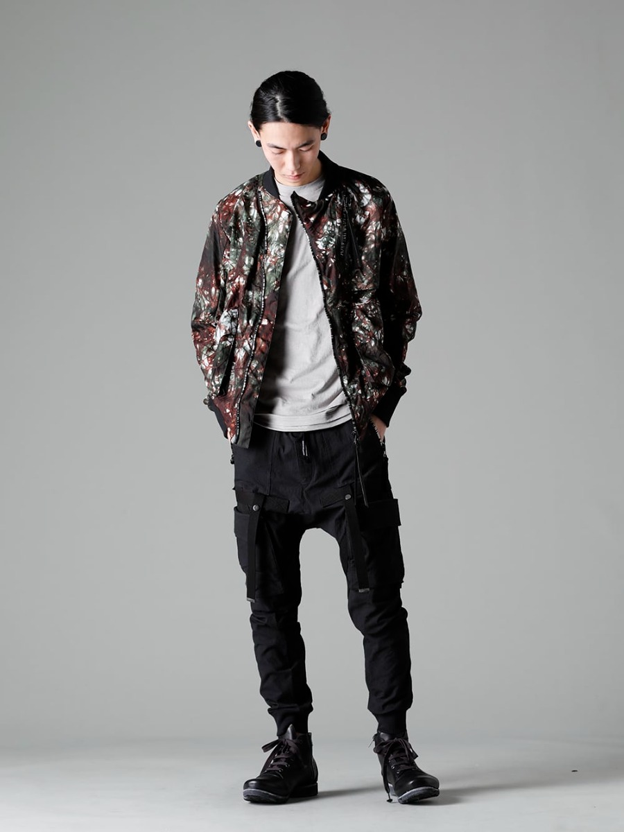 D.HYGEN 23SS Each item has its own personality ST104-0123S-Moss-Black Uneven Dyed Nylon Ox Bomber Jacket Moss Black - VI-3613-01-Light-Gray Double Layerd T-Shirt Light Gray - ST107-0623S Dimplewasher Cotton Stretch Ripstop Detachable Cargo Pocket Jog Trousers - FW-CSHS Leather Boots GUIDI Horse Leather 3-001