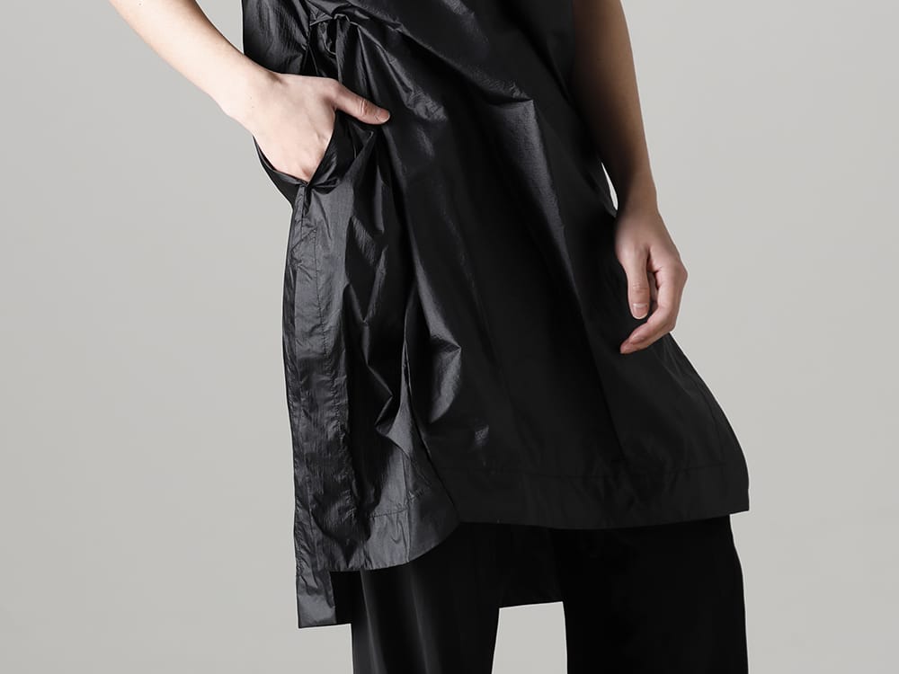 ユリウス 2023SS - JULIUS(ユリウス) 2023SSコレクションより第4弾目のアイテムがデリバリー！只今より店頭・通販共に販売スタート！ - 817VEM2(コーティング ナイロンタフタ ノースリーブプルオーバー) - 1-014