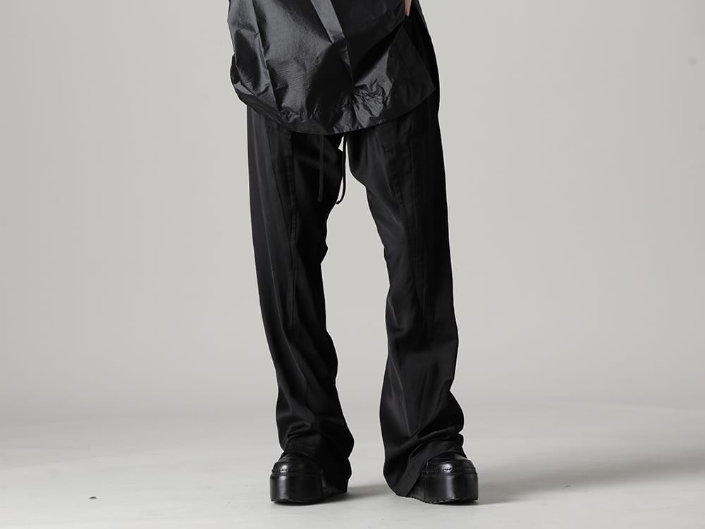 ユリウス 2023SS - JULIUS(ユリウス) 2023SSコレクションより第4弾目のアイテムがデリバリー！只今より店頭・通販共に販売スタート！ - 817PAM10(キュプラ/コットン/リネン サテン フレアパンツ) - 1-015