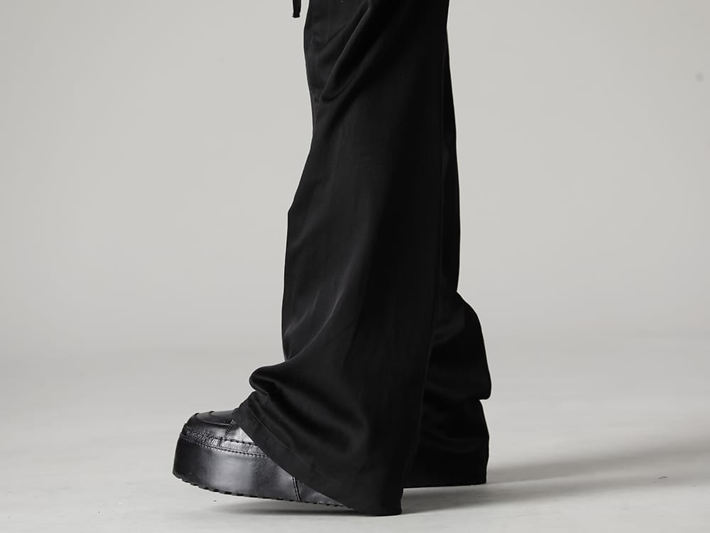 ユリウス 2023SS - JULIUS(ユリウス) 2023SSコレクションより第4弾目のアイテムがデリバリー！只今より店頭・通販共に販売スタート！ - 817PAM10(キュプラ/コットン/リネン サテン フレアパンツ) - 1-018