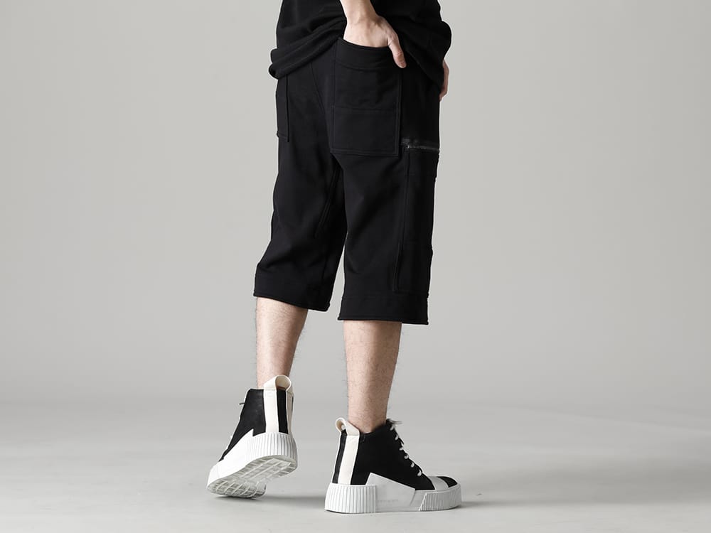 ユリウス 2023SS - JULIUS(ユリウス) 2023SSコレクションより第4弾目のアイテムがデリバリー！只今より店頭・通販共に販売スタート！ - 819PAM9-black(コットンスウェット カーゴショーツ ブラック) - 2-007