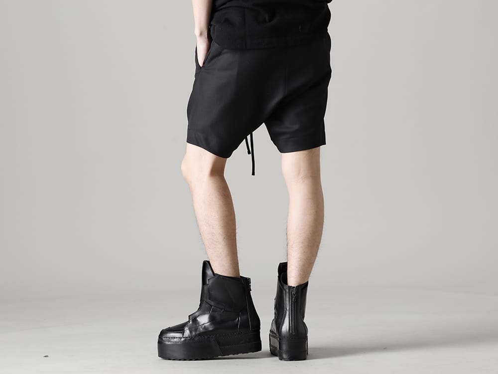 ユリウス 2023SS - JULIUS(ユリウス) 2023SSコレクションより第4弾目のアイテムがデリバリー！只今より店頭・通販共に販売スタート！ - 817PAM8(ウール/ポリエステル ギャバジン ショーツ) - 3-009